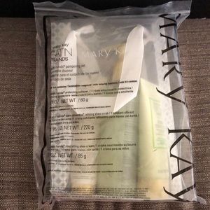 Mary Kay Satin Hands Set